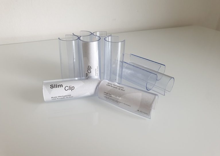 Türschilder verschiedene Slim Clip Schilder mit Papiereinlage. Beispiel für den Gebrauch