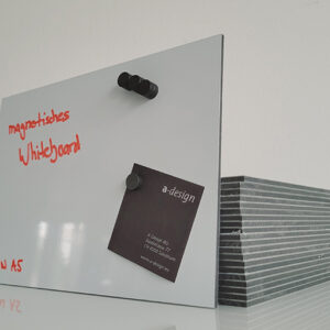 Magnetisches Whiteboard mit Demonstration der Magnetfläche