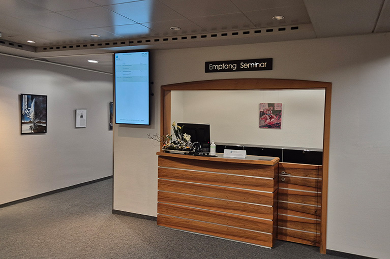 Neue Monitore Hotel Arte